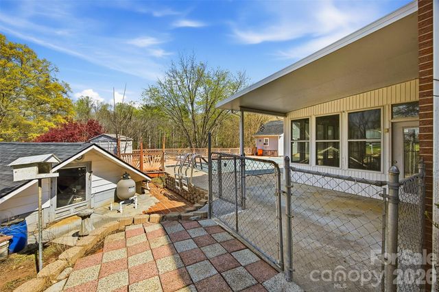 2174 Chester Avenue, Morganton, NC 28655