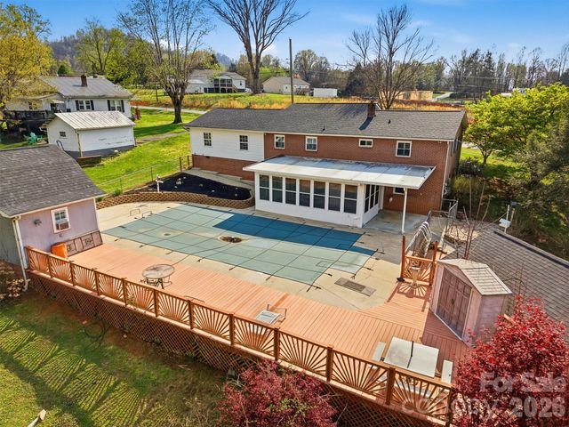 2174 Chester Avenue, Morganton, NC 28655
