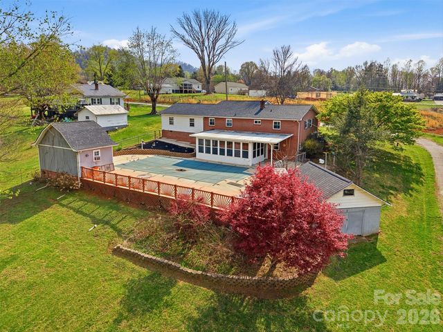 2174 Chester Avenue, Morganton, NC 28655