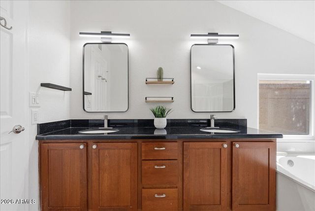 5451 E PIPING ROCK Road, Scottsdale, AZ 85254