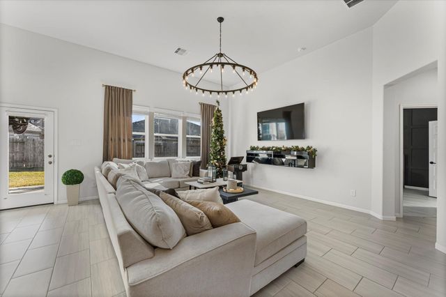 2450 Bear Creek Drive, Rosharon, TX 77583