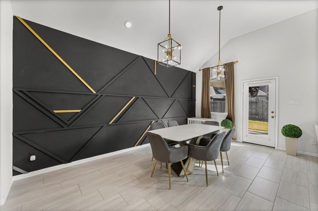 2450 Bear Creek Drive, Rosharon, TX 77583