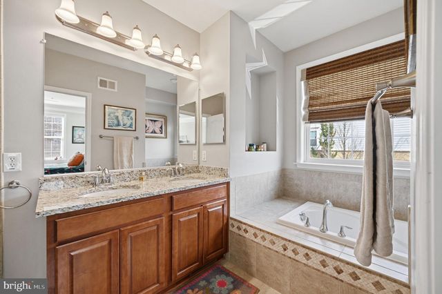 19416 COPPERMINE SQ, Leesburg, VA 20176