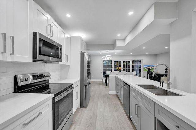 3301 Raleigh Street 4B, Hollywood, FL 33021