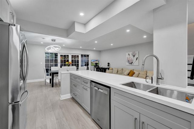 3301 Raleigh Street 4B, Hollywood, FL 33021