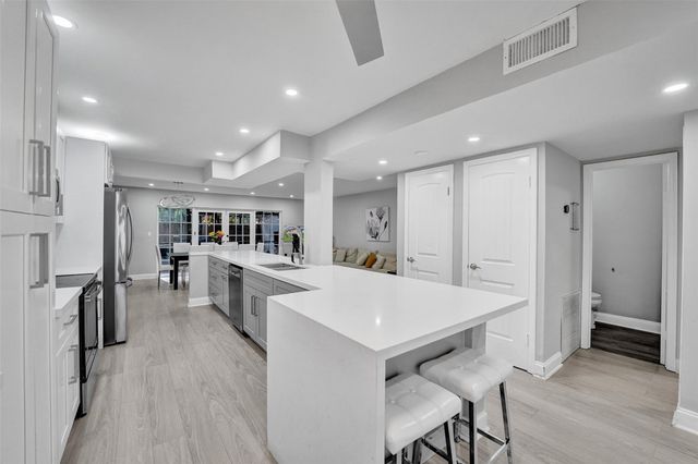 3301 Raleigh Street 4B, Hollywood, FL 33021