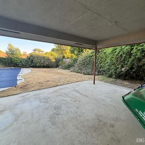 7801 Carol Sue Court, Bakersfield, CA 93308