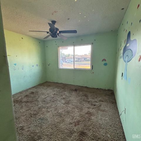 7801 Carol Sue Court, Bakersfield, CA 93308