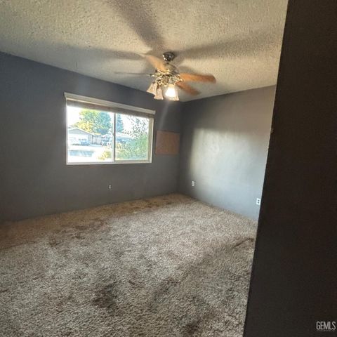 7801 Carol Sue Court, Bakersfield, CA 93308