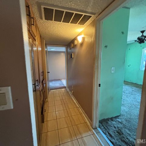 7801 Carol Sue Court, Bakersfield, CA 93308