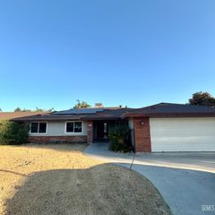 7801 Carol Sue Court, Bakersfield, CA 93308