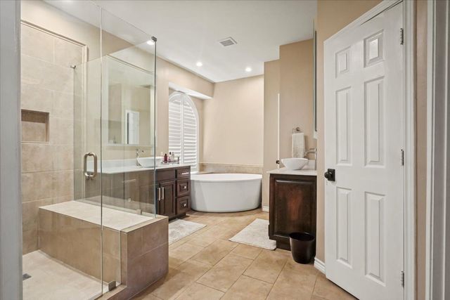 2812 Saint Maria Drive, Mansfield, TX 76063