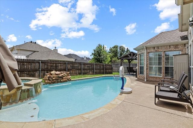 2812 Saint Maria Drive, Mansfield, TX 76063