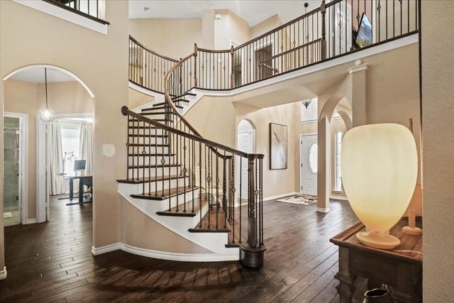 2812 Saint Maria Drive, Mansfield, TX 76063