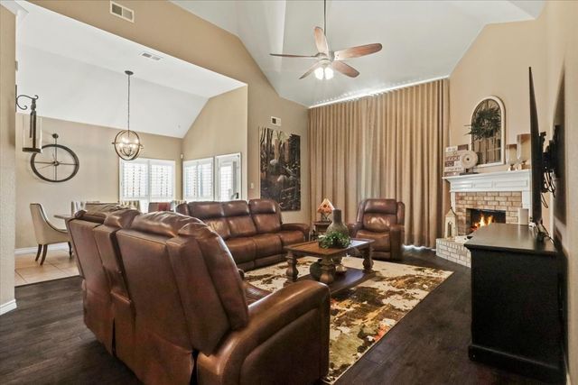 2812 Saint Maria Drive, Mansfield, TX 76063