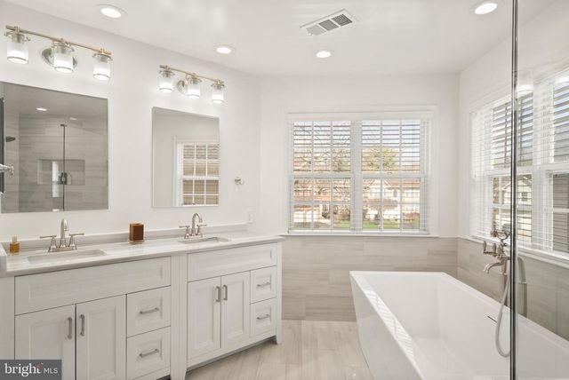 47783 MACGILL CT, Sterling, VA 20165