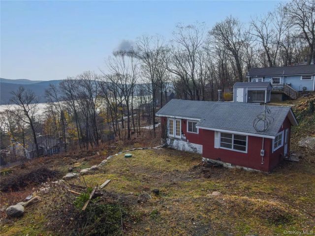 9 Deer Trail S, Greenwood Lake, NY 10925