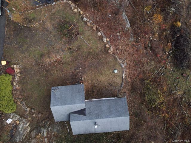 9 Deer Trail S, Greenwood Lake, NY 10925