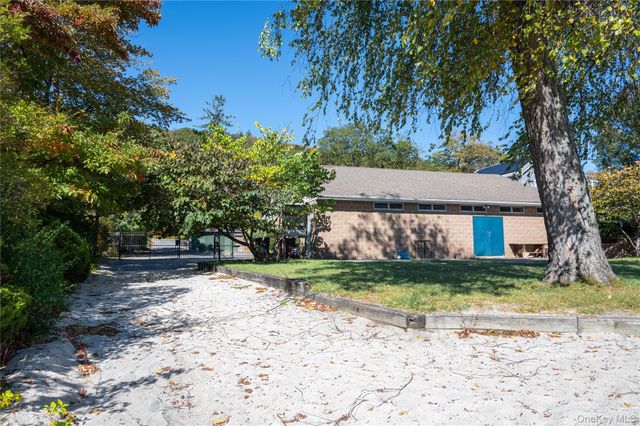 9 Deer Trail S, Greenwood Lake, NY 10925