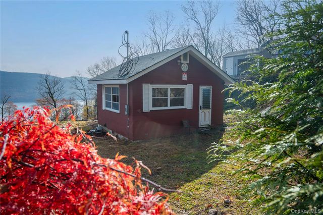 9 Deer Trail S, Greenwood Lake, NY 10925