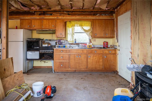 9 Deer Trail S, Greenwood Lake, NY 10925