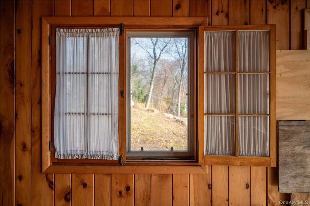 9 Deer Trail S, Greenwood Lake, NY 10925