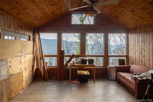 9 Deer Trail S, Greenwood Lake, NY 10925