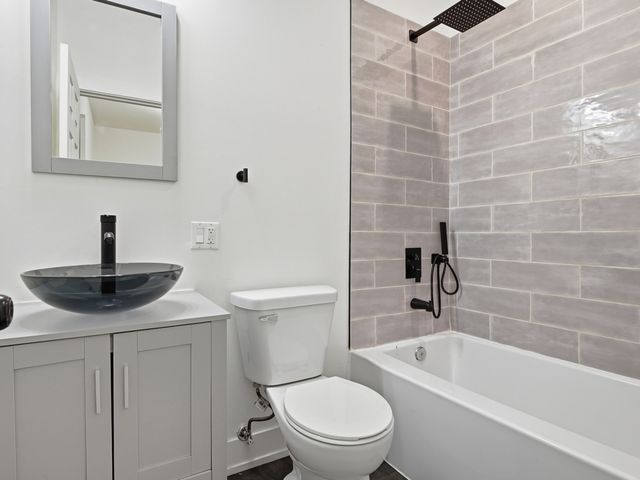 4162 S Wells Street, Chicago, IL 60609