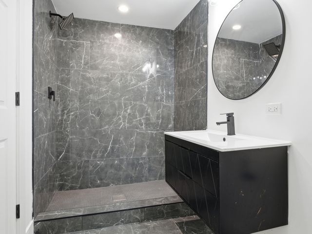4162 S Wells Street, Chicago, IL 60609