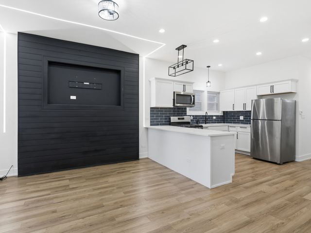 4162 S Wells Street, Chicago, IL 60609