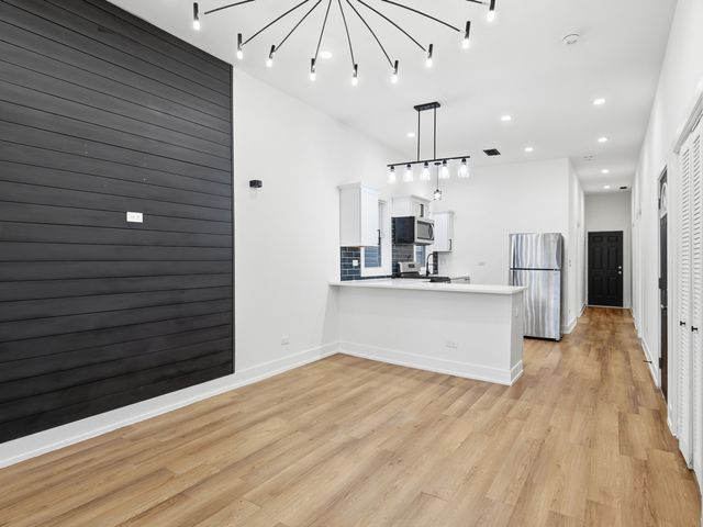 4162 S Wells Street, Chicago, IL 60609