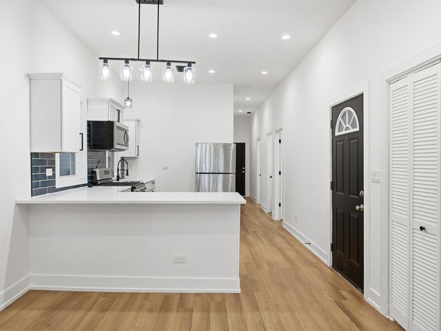 4162 S Wells Street, Chicago, IL 60609
