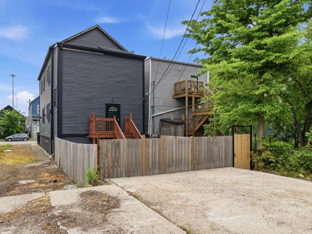 4162 S Wells Street, Chicago, IL 60609