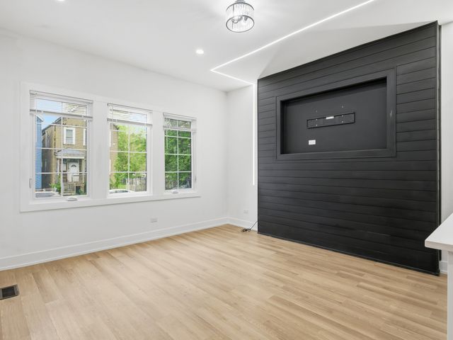 4162 S Wells Street, Chicago, IL 60609