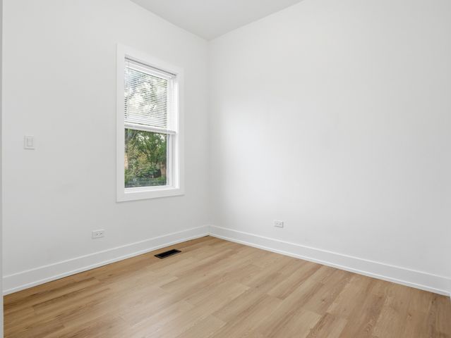 4162 S Wells Street, Chicago, IL 60609