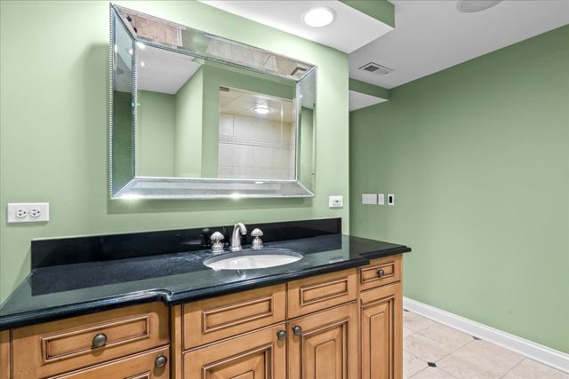 1310 LONGMEADOW Lane, Lake Forest, IL 60045