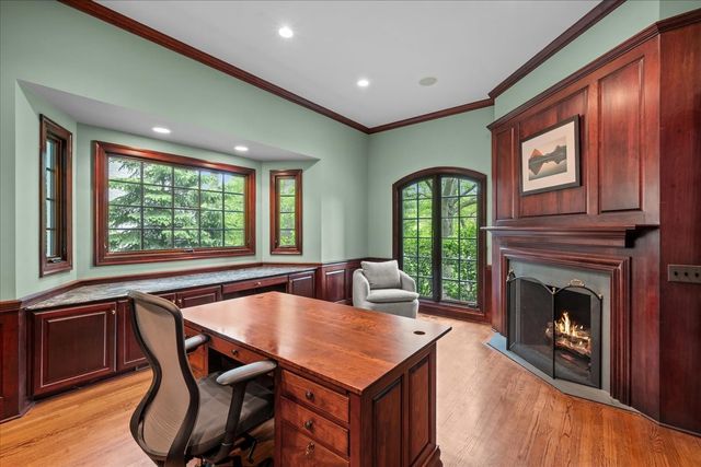 1310 LONGMEADOW Lane, Lake Forest, IL 60045