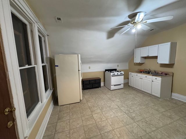 3718 W Mclean Avenue 2, Chicago, IL 60647
