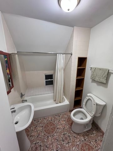 3718 W Mclean Avenue 2, Chicago, IL 60647