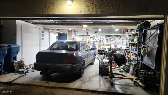 652 Greenbriar Townhouse Way, Las Vegas, NV 89121