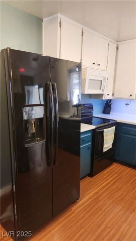 652 Greenbriar Townhouse Way, Las Vegas, NV 89121