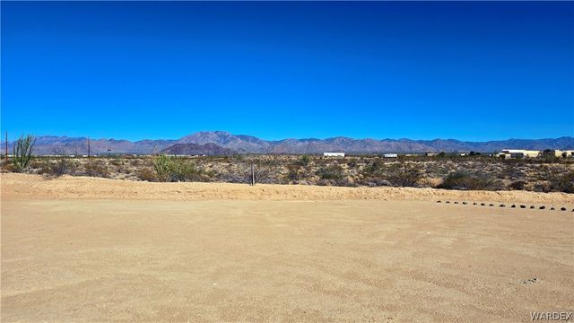 4302 W Speedway Road, Yucca, AZ 86438