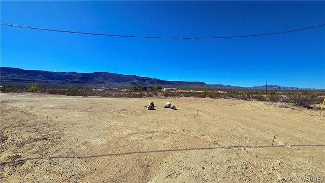 4302 W Speedway Road, Yucca, AZ 86438