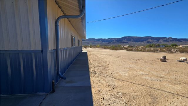 4302 W Speedway Road, Yucca, AZ 86438