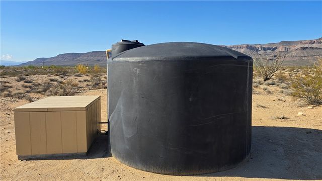 4302 W Speedway Road, Yucca, AZ 86438