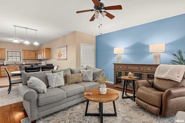 922 W TRAILCREEK Drive, Peoria, IL 61614