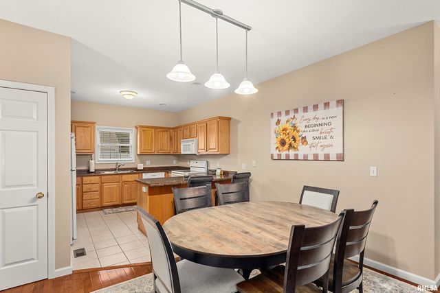 922 W TRAILCREEK Drive, Peoria, IL 61614