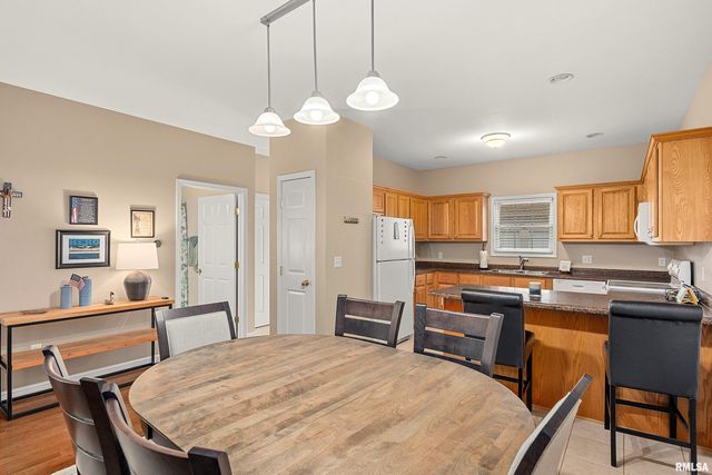 922 W TRAILCREEK Drive, Peoria, IL 61614