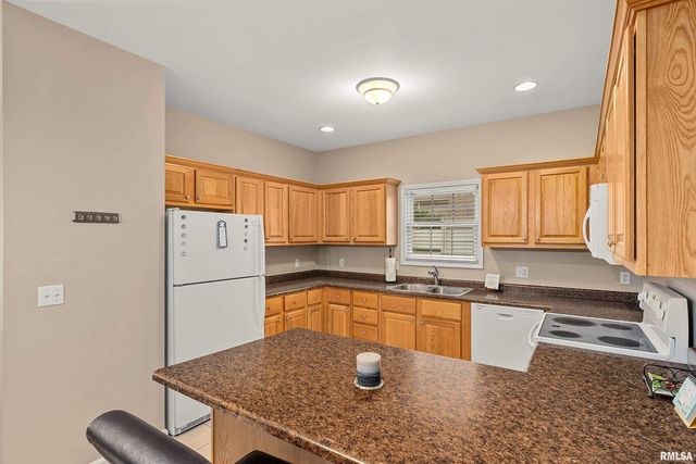 922 W TRAILCREEK Drive, Peoria, IL 61614