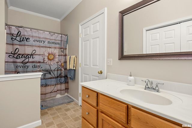 922 W TRAILCREEK Drive, Peoria, IL 61614